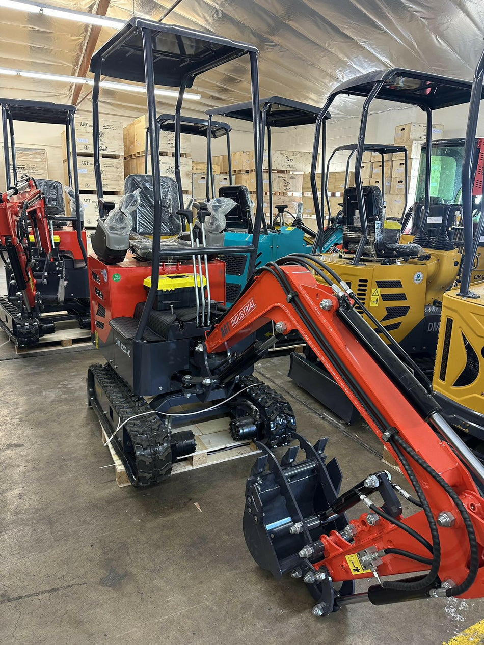 1 Ton, Upgraded Mini Excavator w/ Pilot Control & Swing Boom & Hydraulic Thumb | AGT-DM12X-C